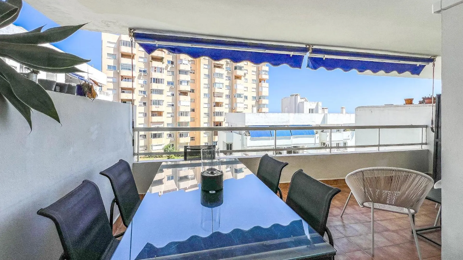 Hanami Puerto De Estepona Španělsko